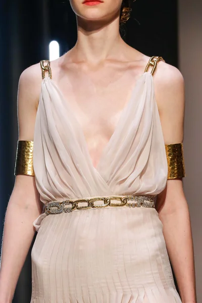 Look 99